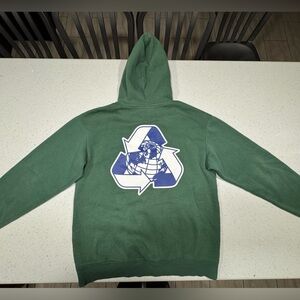 GREEN H&M EARTH LOGO RELAXED FIT HOODIE MEN’S SIZE SMALL ( GREAT CONDITION)